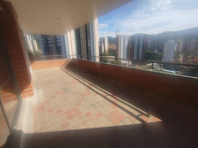 Apartamento de 4 alcobas en arriendo en Vegas De La Doctora, Sabaneta, 326 m² · foto 7 de 24