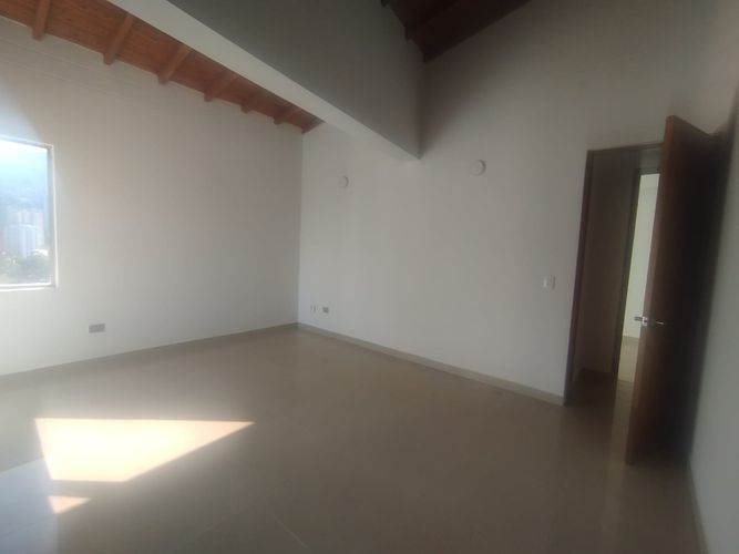 Apartamento de 4 alcobas en arriendo en Vegas De La Doctora, Sabaneta, 326 m² · foto 14 de 24