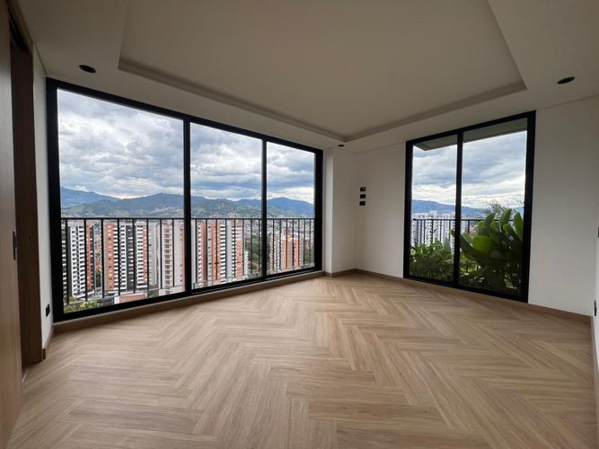 Apartamento de 2 alcobas en venta en Loma Del Chocho, Envigado, 101 m² · foto 2 de 14