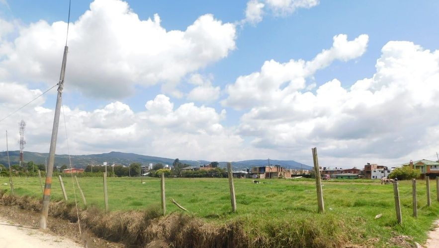 Lote en venta en Chuntame, Cajicá, 12800 m² · foto 2 de 19