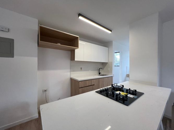 Apartamento de 2 alcobas en venta en El Poblado, Medellín, 120 m² · foto 4 de 18