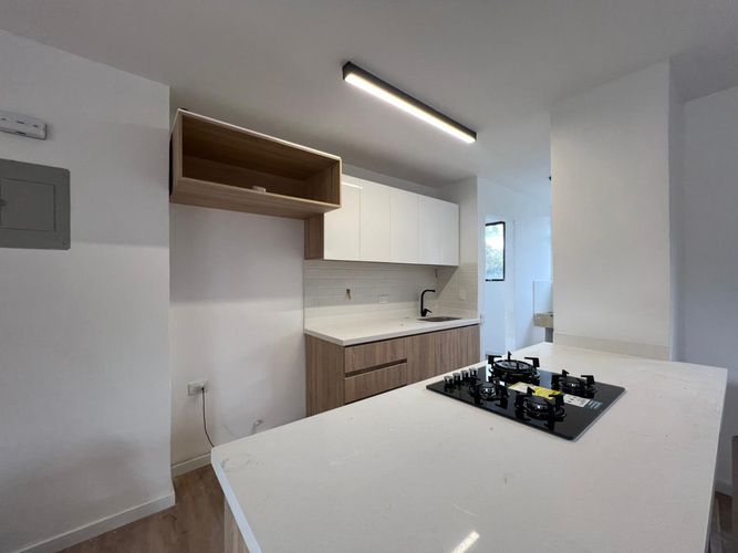 Apartamento de 2 alcobas en venta en El Poblado, Medellín, 120 m² · foto 5 de 18