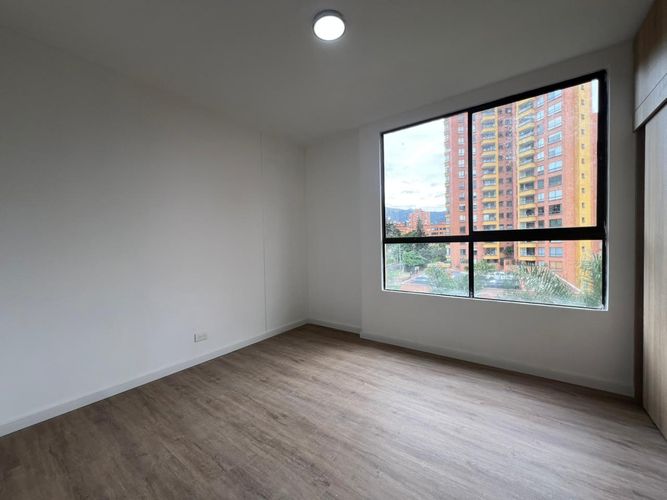 Apartamento de 2 alcobas en venta en El Poblado, Medellín, 120 m² · foto 2 de 18