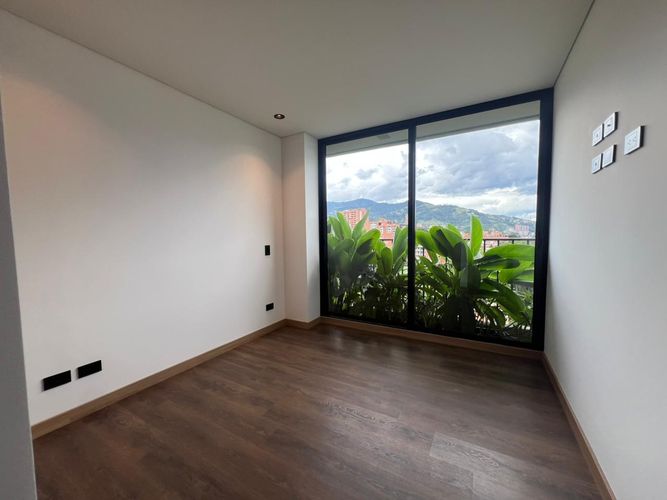 Apartamento de 2 alcobas en venta en Loma Del Chocho, Envigado, 78 m² · foto 7 de 10