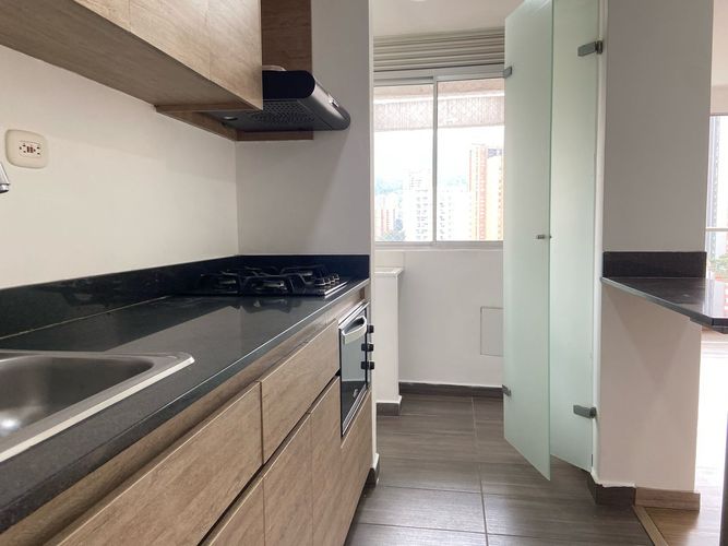 Apartamento de 3 alcobas en venta en Aldea Verde, Sabaneta, 76 m² · foto 3 de 18