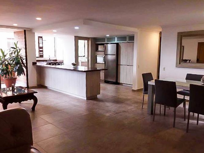 Apartamento de 3 alcobas en venta en El Poblado, Medellín, 121 m² · foto 2 de 12
