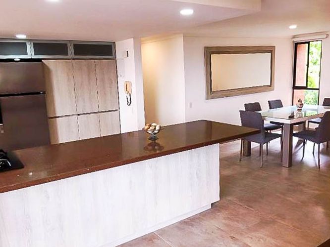 Apartamento de 3 alcobas en venta en El Poblado, Medellín, 121 m² · foto 7 de 12