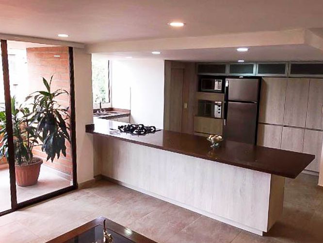 Apartamento de 3 alcobas en venta en El Poblado, Medellín, 121 m² · foto 6 de 12