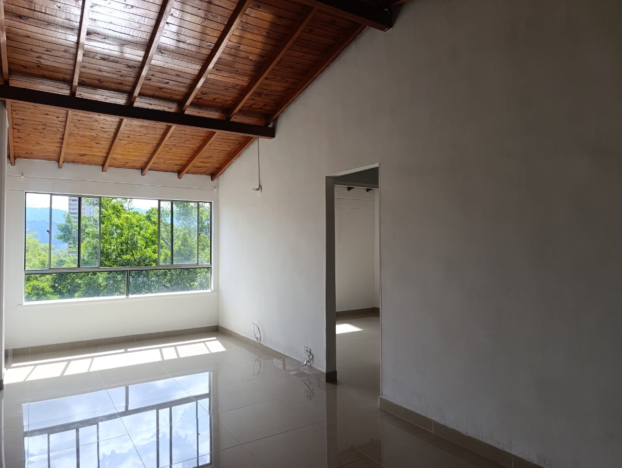 Apartamento en venta en El Poblado, Medellín · foto 2 de 15
