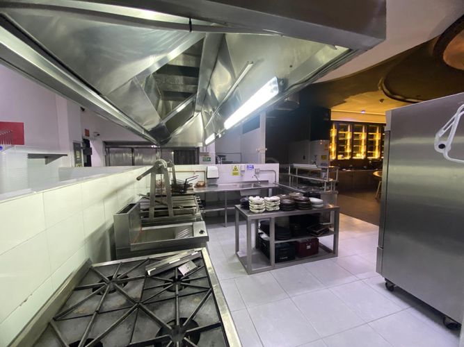 Local en arriendo en El Poblado, Medellín, 600 m² · foto 12 de 18