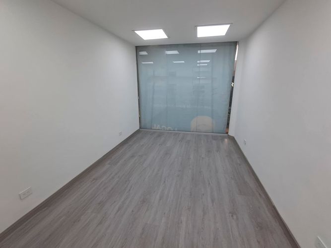 Local en arriendo en El Poblado, Medellín, 36 m² · foto 3 de 4
