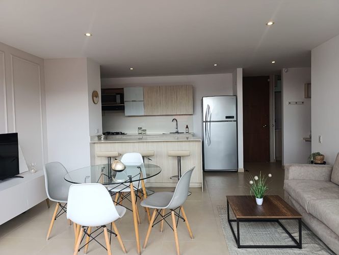 Apartamento de 2 alcobas en arriendo en El Poblado, Medellín, 80 m² · foto 2 de 20