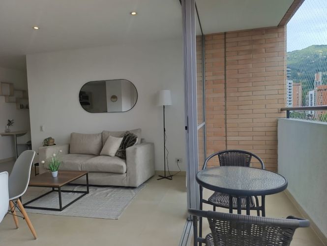 Apartamento de 2 alcobas en arriendo en El Poblado, Medellín, 80 m² · foto 3 de 20