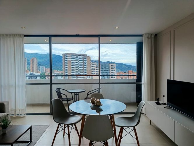 Apartamento de 2 alcobas en arriendo en El Poblado, Medellín, 80 m² · foto 4 de 20