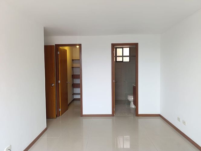 Apartamento de 3 alcobas en arriendo en El Poblado, Medellín, 111 m² · foto 8 de 16