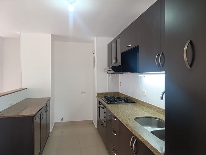 Apartamento de 3 alcobas en arriendo en El Poblado, Medellín, 111 m² · foto 2 de 16