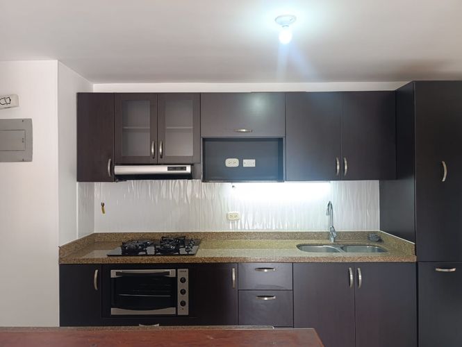 Apartamento de 3 alcobas en arriendo en El Poblado, Medellín, 111 m² · foto 3 de 16