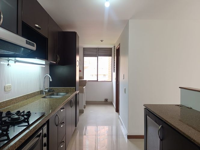 Apartamento de 3 alcobas en arriendo en El Poblado, Medellín, 111 m² · foto 4 de 16