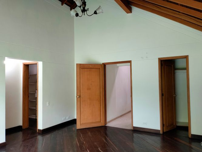 Casa de 4 alcobas en venta en San Lucas, Medellín, 480 m² · foto 6 de 18