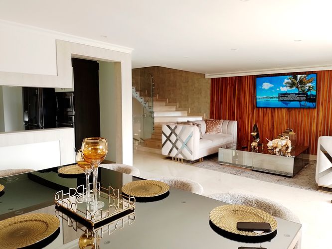 Casa de 4 alcobas en venta en El Poblado, Medellín, 536 m² · foto 2 de 20