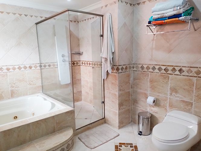 Casa de 4 alcobas en venta en El Poblado, Medellín, 536 m² · foto 18 de 20