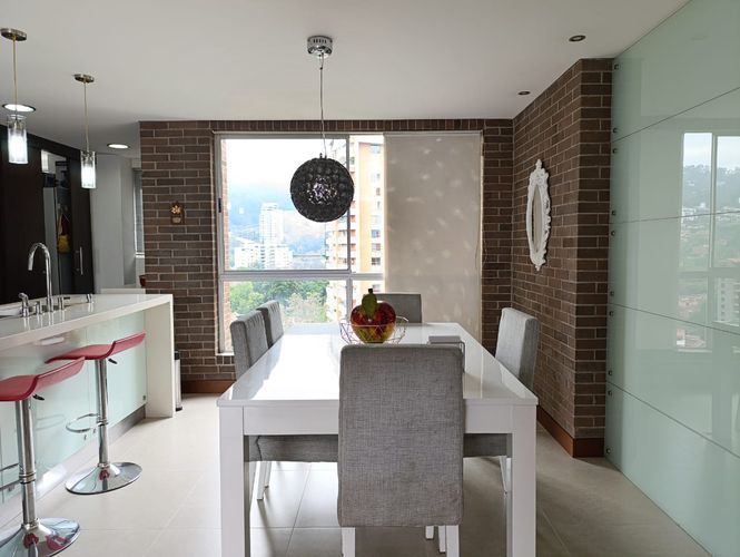 Apartamento de 2 alcobas en arriendo en El Poblado, Medellín, 127 m² · foto 6 de 20