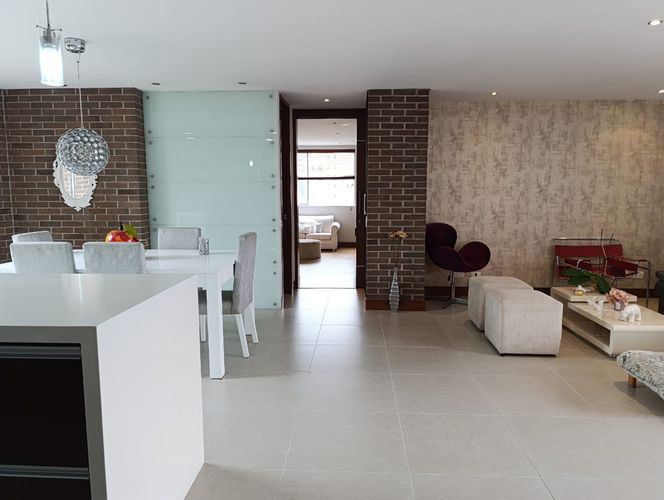 Apartamento de 2 alcobas en arriendo en El Poblado, Medellín, 127 m² · foto 5 de 20
