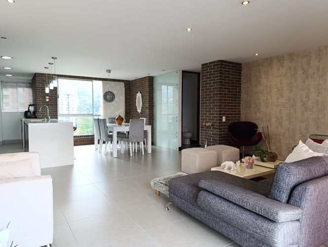 Apartamento de 2 alcobas en arriendo en El Poblado, Medellín, 127 m² · foto 2 de 20