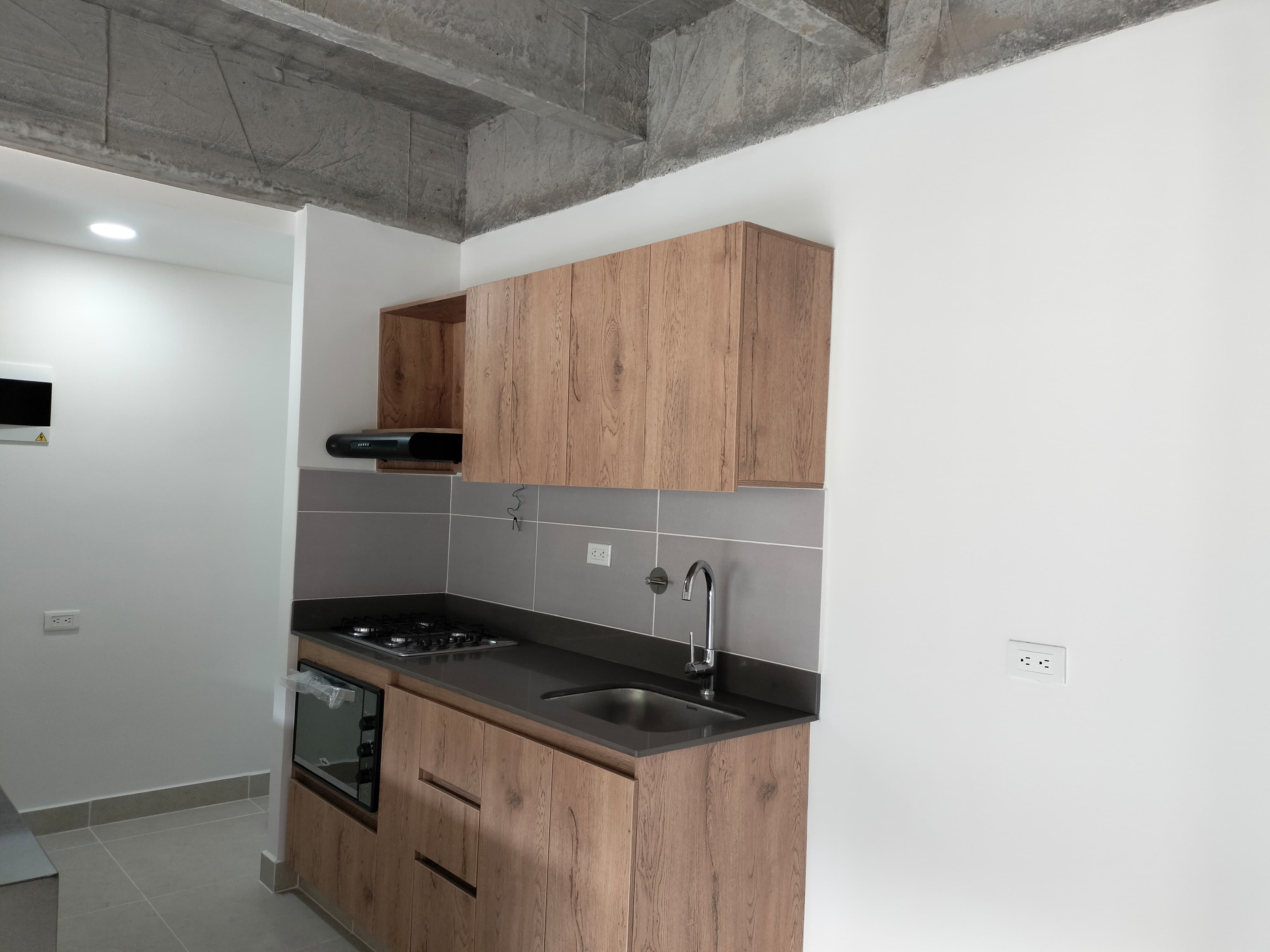 Apartamento en arriendo en El Poblado, Medellín · foto 3 de 12
