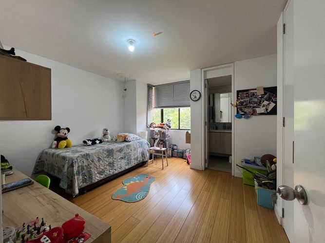 Apartamento de 4 alcobas en venta en El Poblado, Medellín, 218 m² · foto 17 de 20