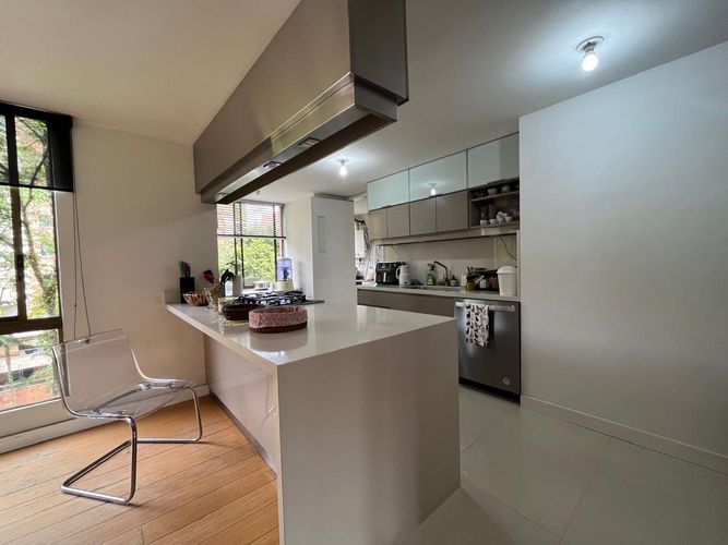 Apartamento de 4 alcobas en venta en El Poblado, Medellín, 218 m² · foto 8 de 20