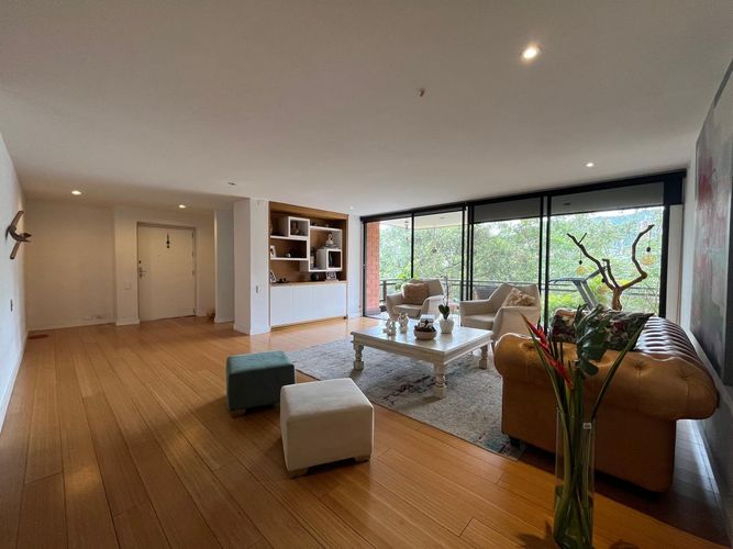Apartamento de 4 alcobas en venta en El Poblado, Medellín, 218 m² · foto 1 de 20