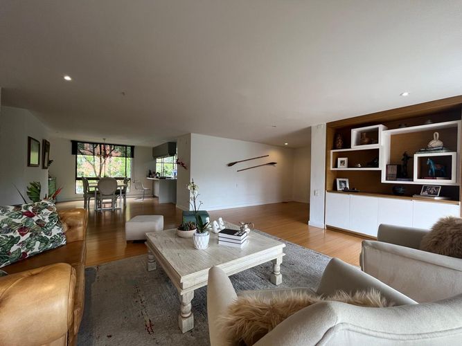 Apartamento de 4 alcobas en venta en El Poblado, Medellín, 218 m² · foto 3 de 20