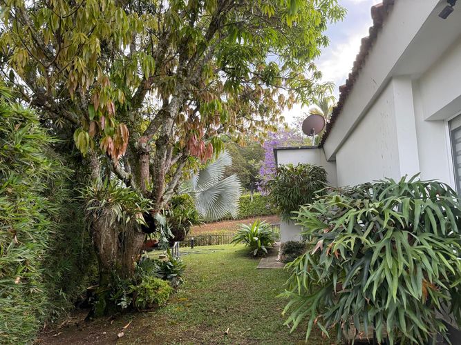 Casa de 3 alcobas en venta en Ciudad Jardin, Cali, 1164 m² · foto 19 de 21