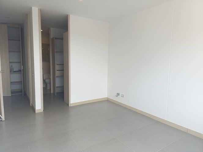 Apartamento de 2 alcobas en arriendo en El Poblado, Medellín, 78 m² · foto 12 de 17