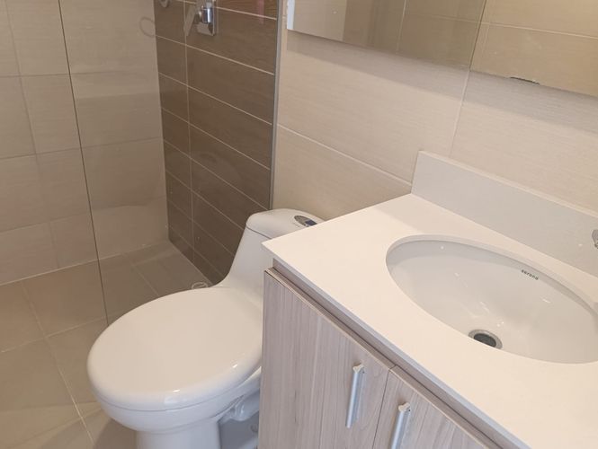 Apartamento de 2 alcobas en arriendo en El Poblado, Medellín, 78 m² · foto 16 de 17