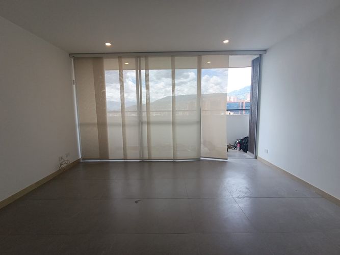 Apartamento de 2 alcobas en arriendo en El Poblado, Medellín, 78 m² · foto 2 de 17