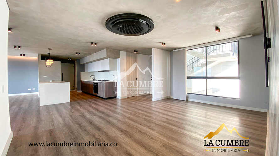 Apartamento de 3 alcobas en arriendo en Los Balsos, Medellín, 160 m² · foto 3 de 17