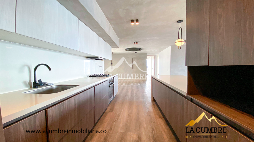 Apartamento de 3 alcobas en arriendo en Los Balsos, Medellín, 160 m² · foto 10 de 17