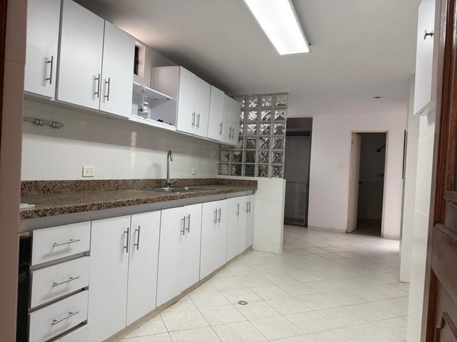 Casa de 3 alcobas en venta en El Ingenio, Cali, 204 m² · foto 3 de 24