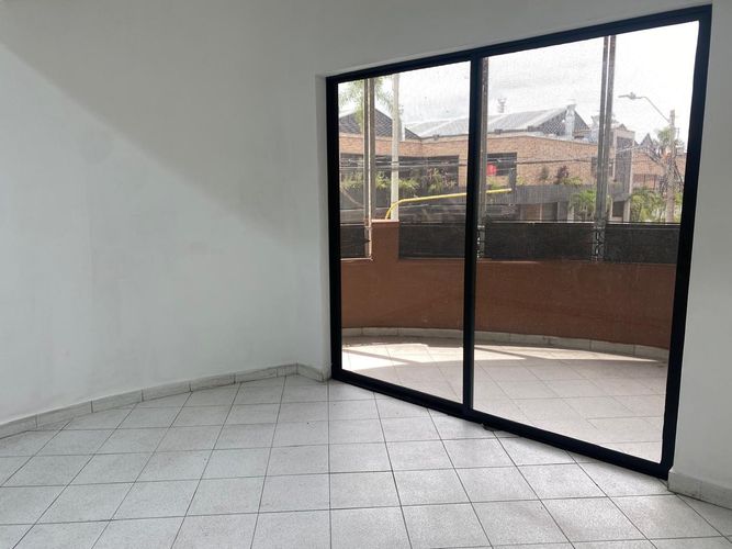 Oficina en venta en Mesa, Envigado, 250 m² · foto 2 de 19