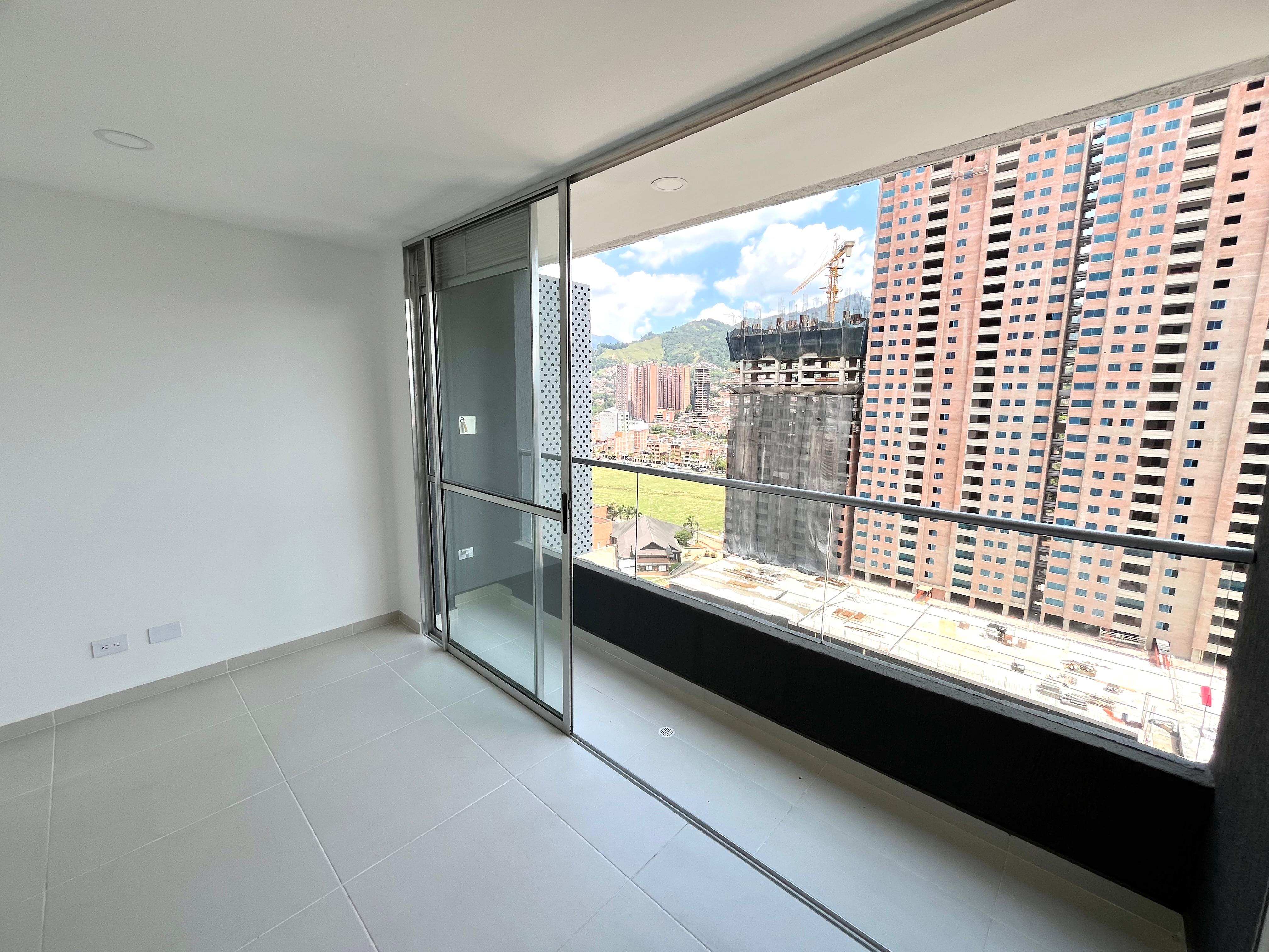 Apartamento en venta en Zona Industrial No. 1, Itagüí · foto 20 de 24