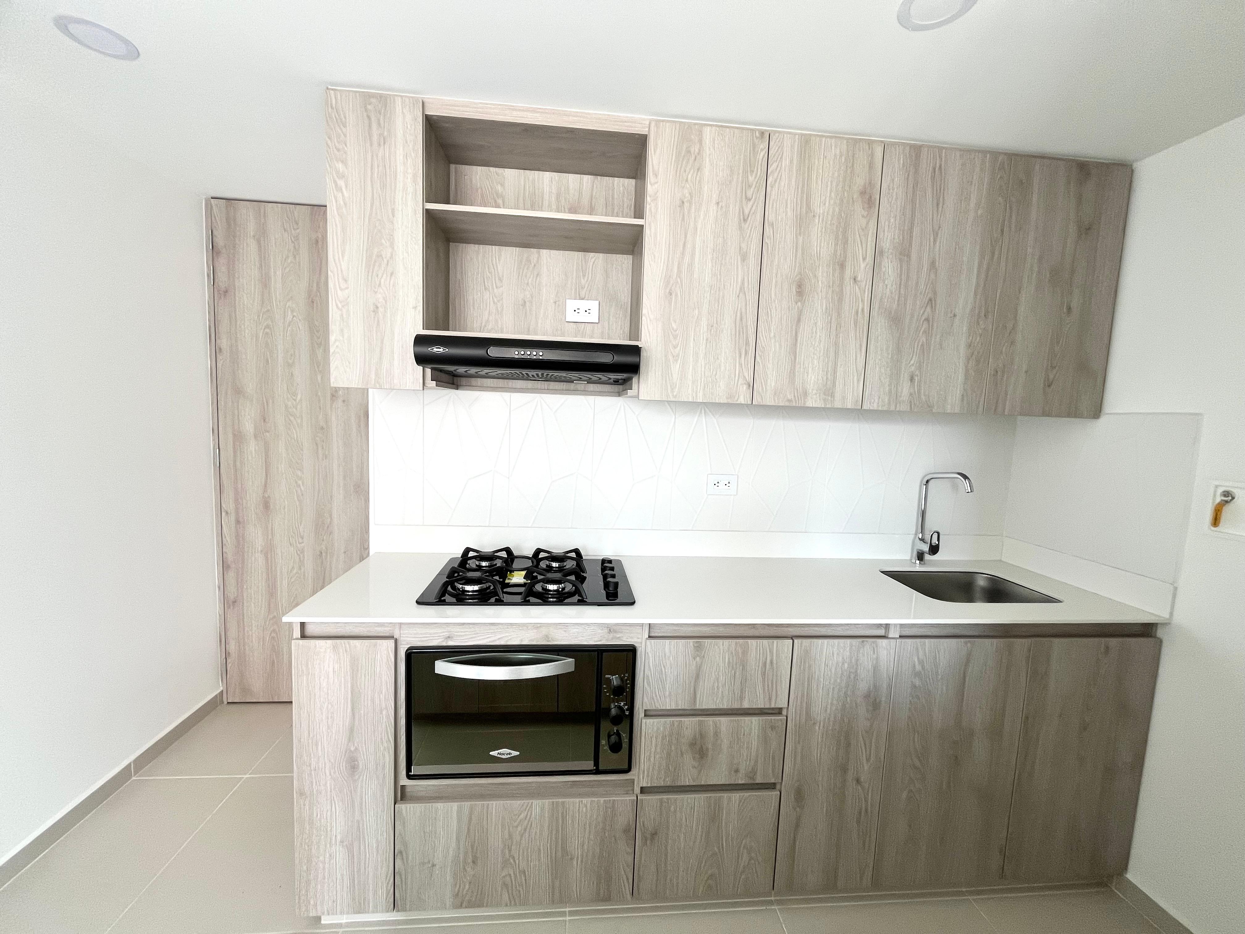 Apartamento en venta en Zona Industrial No. 1, Itagüí · foto 8 de 24