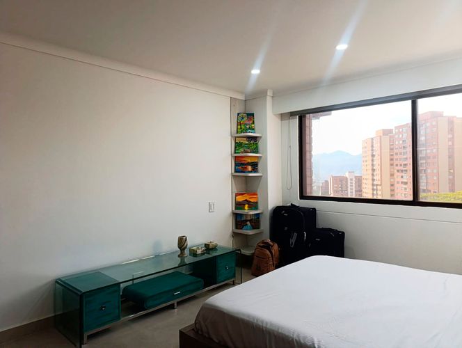 Apartamento de 4 alcobas en arriendo en El Poblado, Medellín, 280 m² · foto 8 de 20