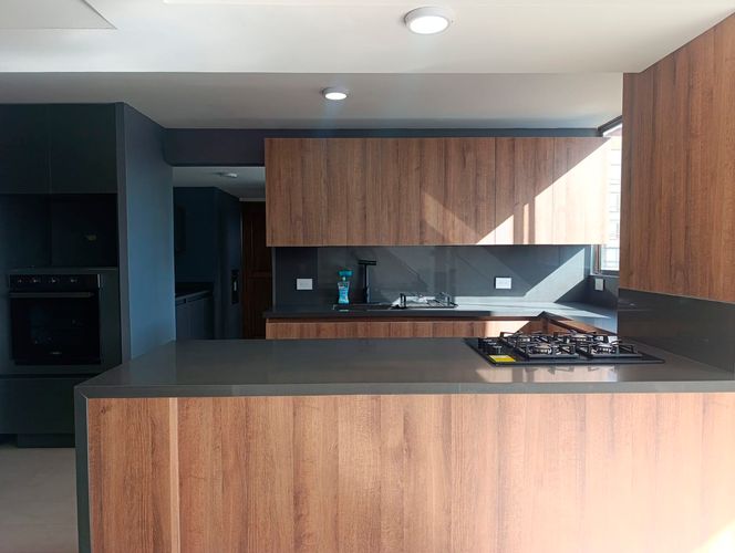Apartamento de 4 alcobas en arriendo en El Poblado, Medellín, 280 m² · foto 6 de 20