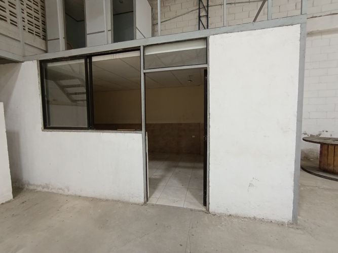 Bodega en arriendo en Villa San Pedro Iii, Barranquilla, 800 m² · foto 5 de 7