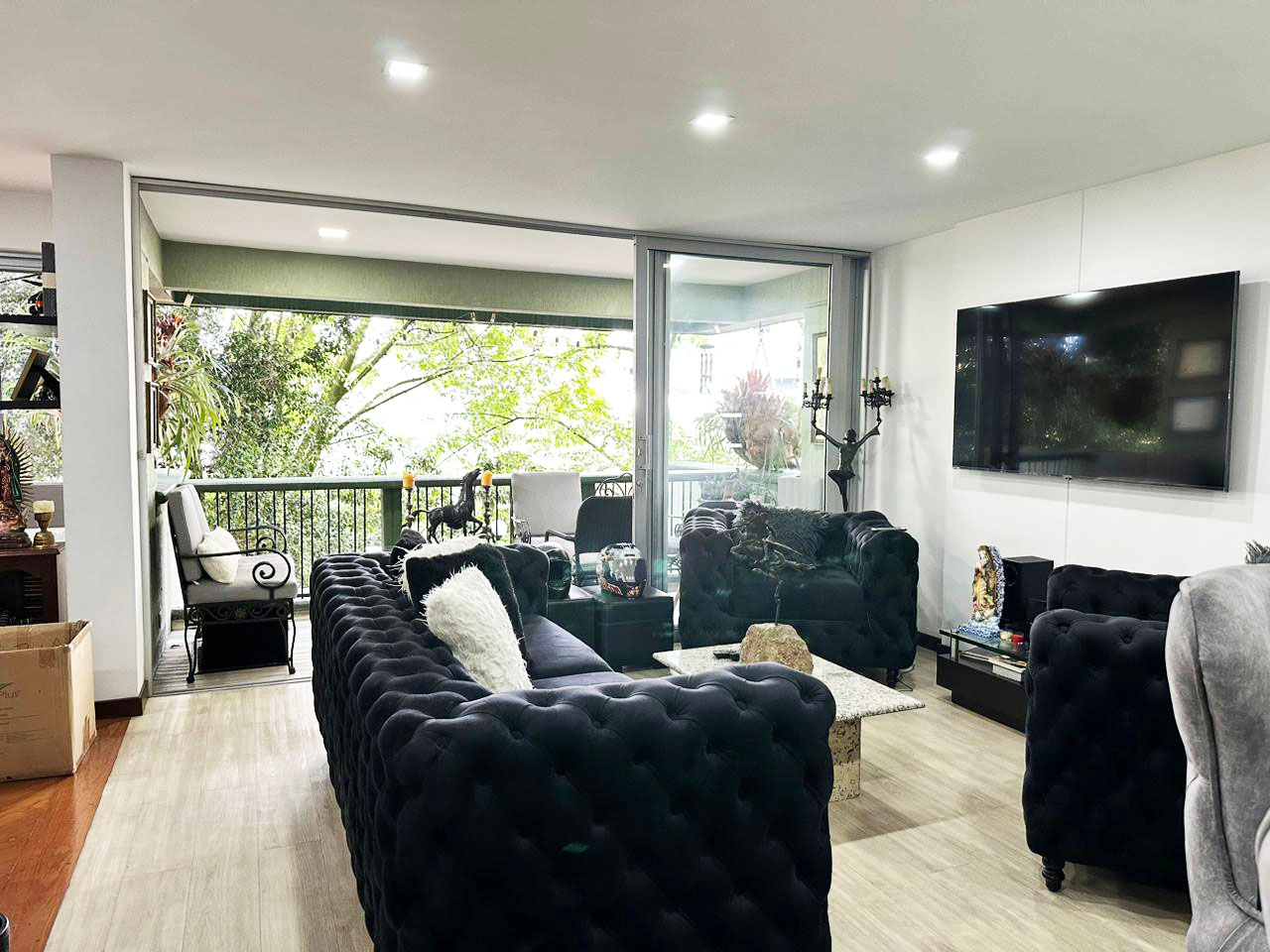 Apartamento en arriendo en El Poblado, Medellín · foto 2 de 16