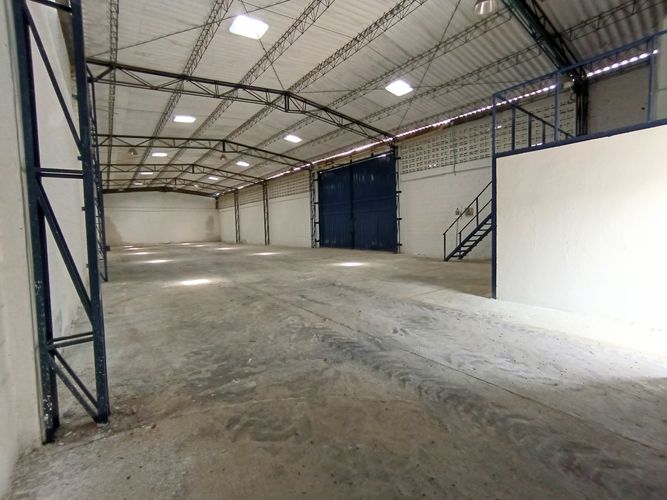 Bodega en arriendo en Villa San Pedro Iii, Barranquilla, 500 m² · foto 4 de 5