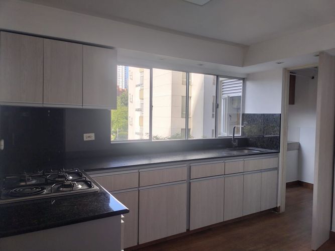 Apartamento de 3 alcobas en arriendo en El Poblado, Medellín, 90 m² · foto 6 de 16