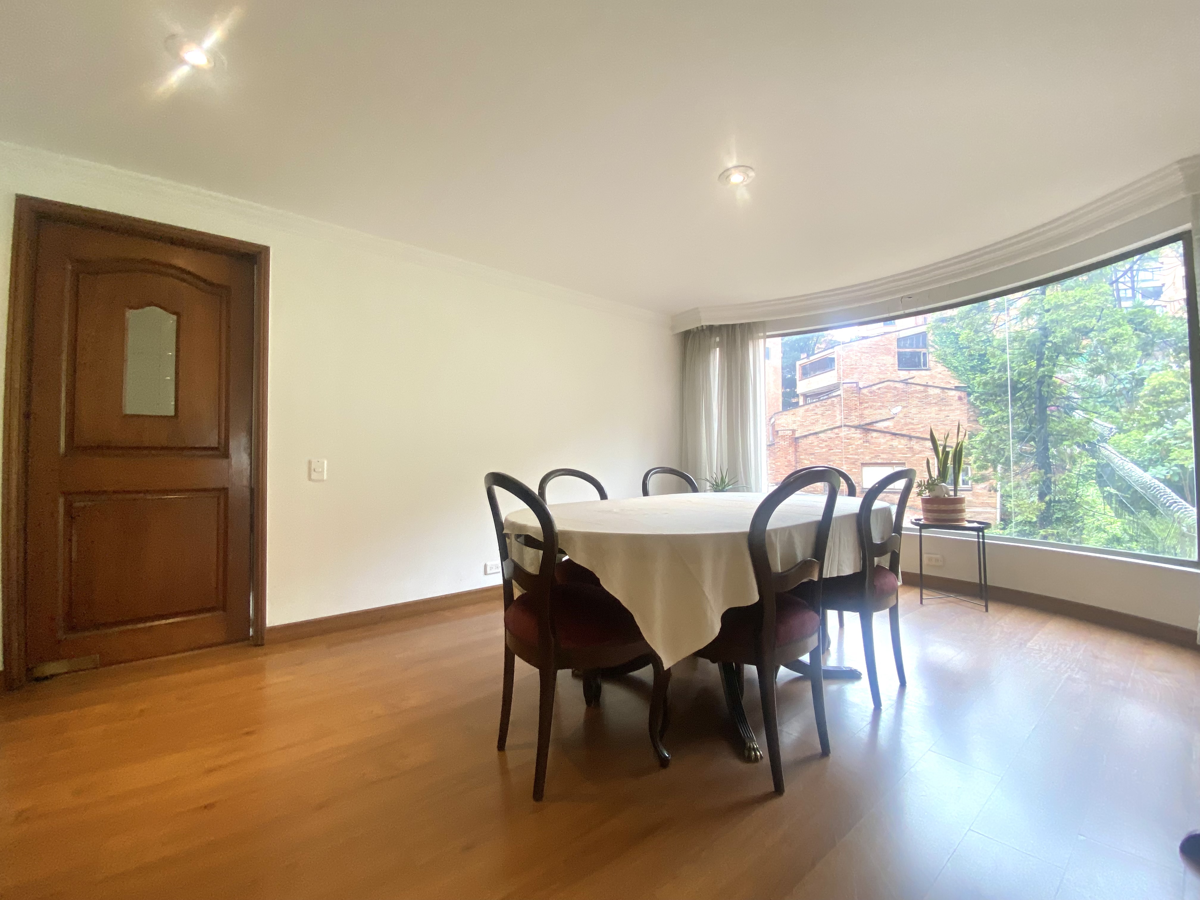 Apartamento en venta en Los Rosales, Bogotá · foto 5 de 24